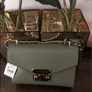Beautiful Michael Kors Army Green SM Xbody leather bag with gold metal lock